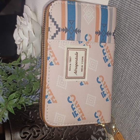 AEROPOSTAL WALLET 💖 - Picture 1 of 6